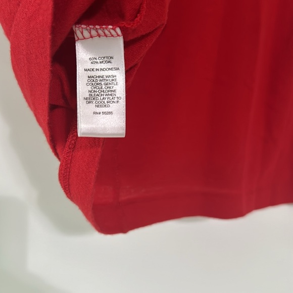 Women’s Express V-Neck T-shirt - Size S - Picture 5 of 5